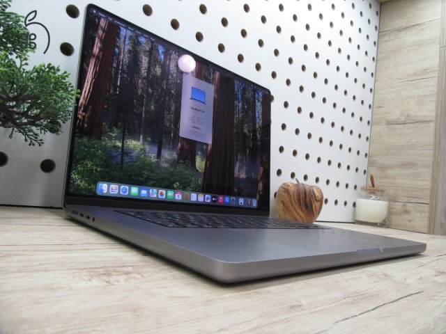 Apple Macbook 16 M1 Pro - 2021 - Használt, karcmentes