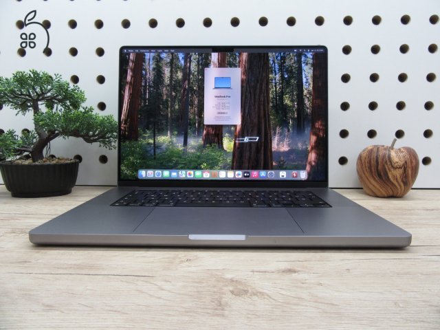 Apple Macbook 16 M1 Pro - 2021 - Használt, karcmentes