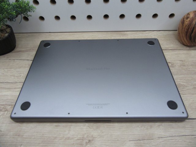 Apple Macbook 16 M1 Pro - 2021 - Használt, karcmentes