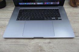 Apple Retina Macbook Pro 16 - 2019 - Használt, megkímélt