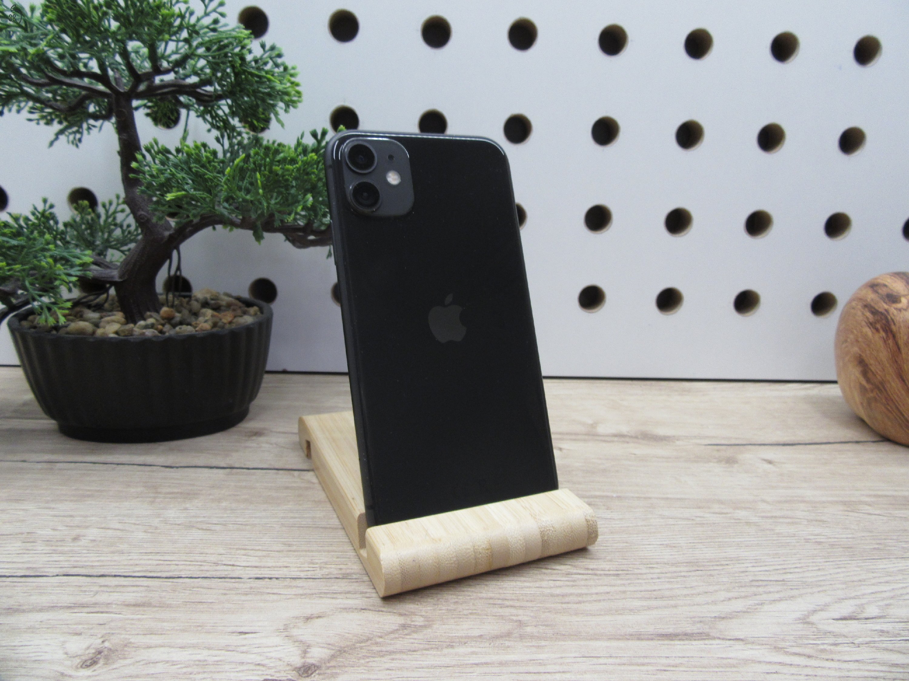 Apple iPhone 11 - Black - Használt megkímélt