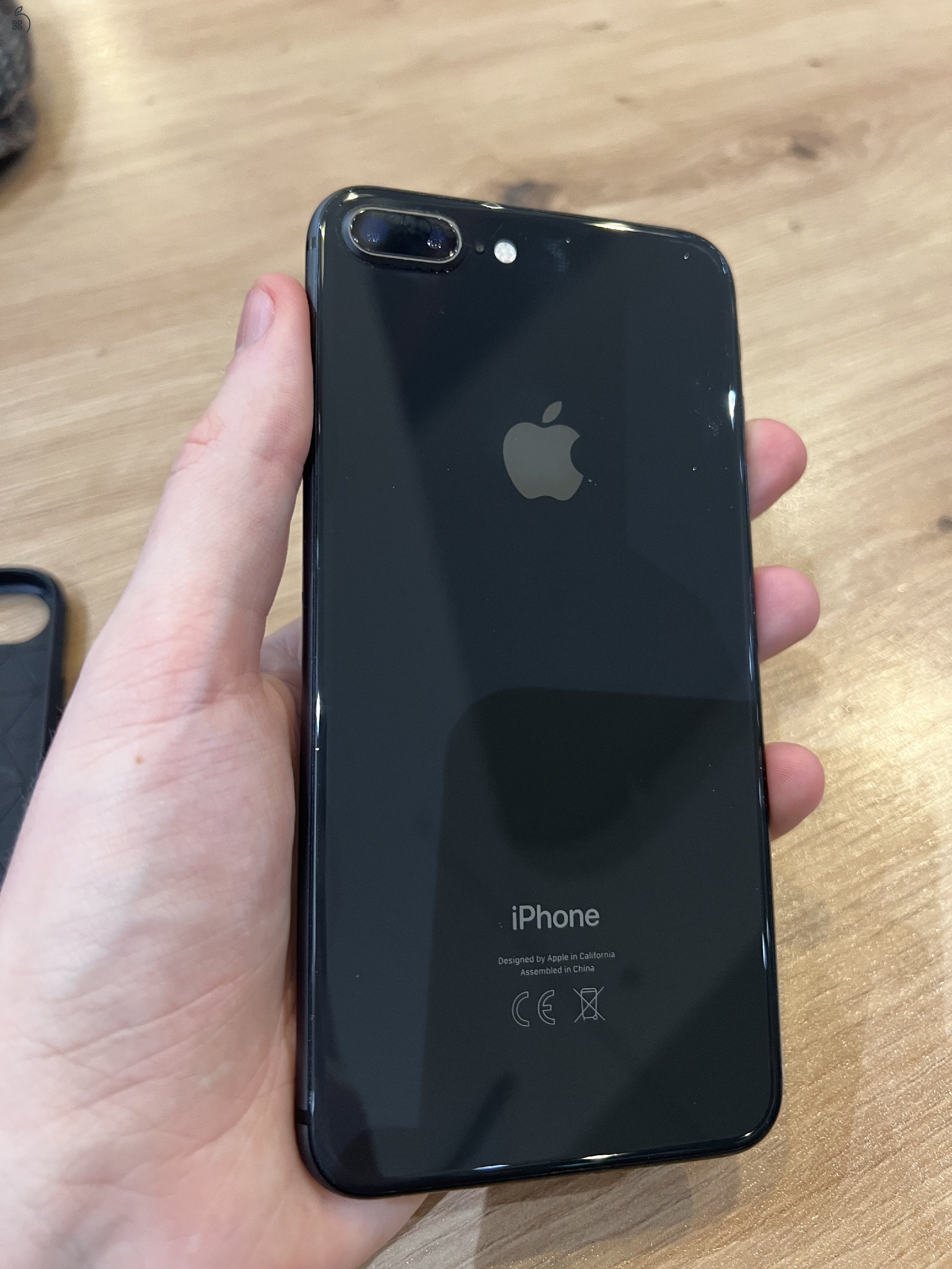 iPhone 8 Plus 256 GB Space Black, karcmentes, kártyafüggetlen, tok+fólia