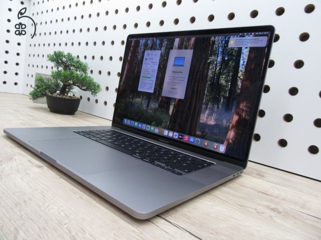 Apple Retina Macbook Pro 16 - 2019 - Használt, megkímélt