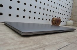 Apple Retina Macbook Pro 15 - 2017 - Használt, megkímélt