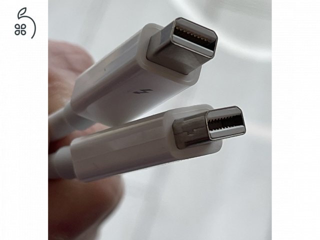 Apple Thunderbolt 3 Thunderbolt 2 adapter + 0,5 m-es Apple Thunderbolt 2 kábel