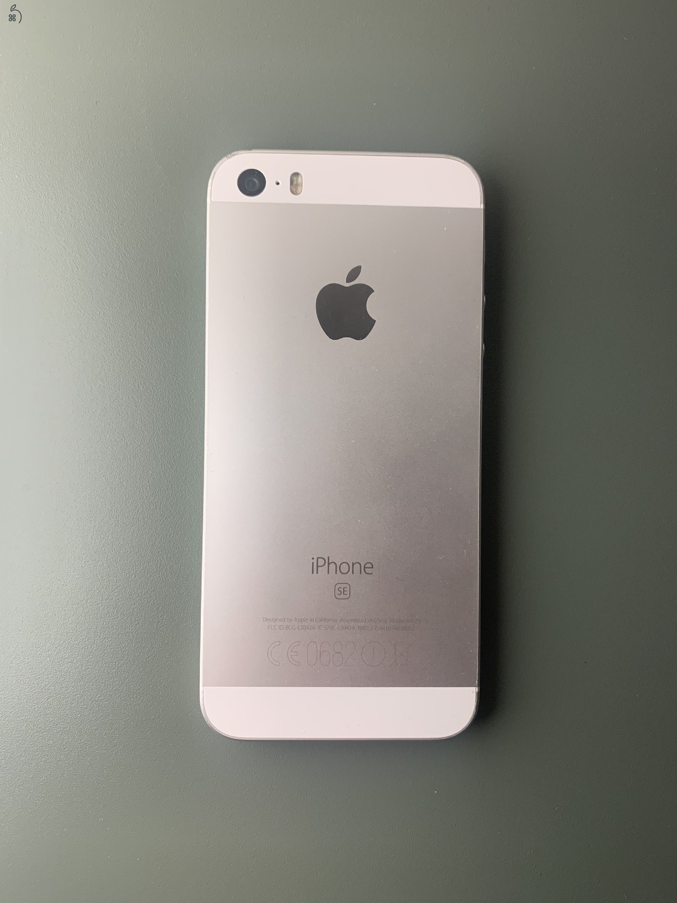 iPhone SE (2016), fehér, gyári kártyafüggetlen, 64 GB