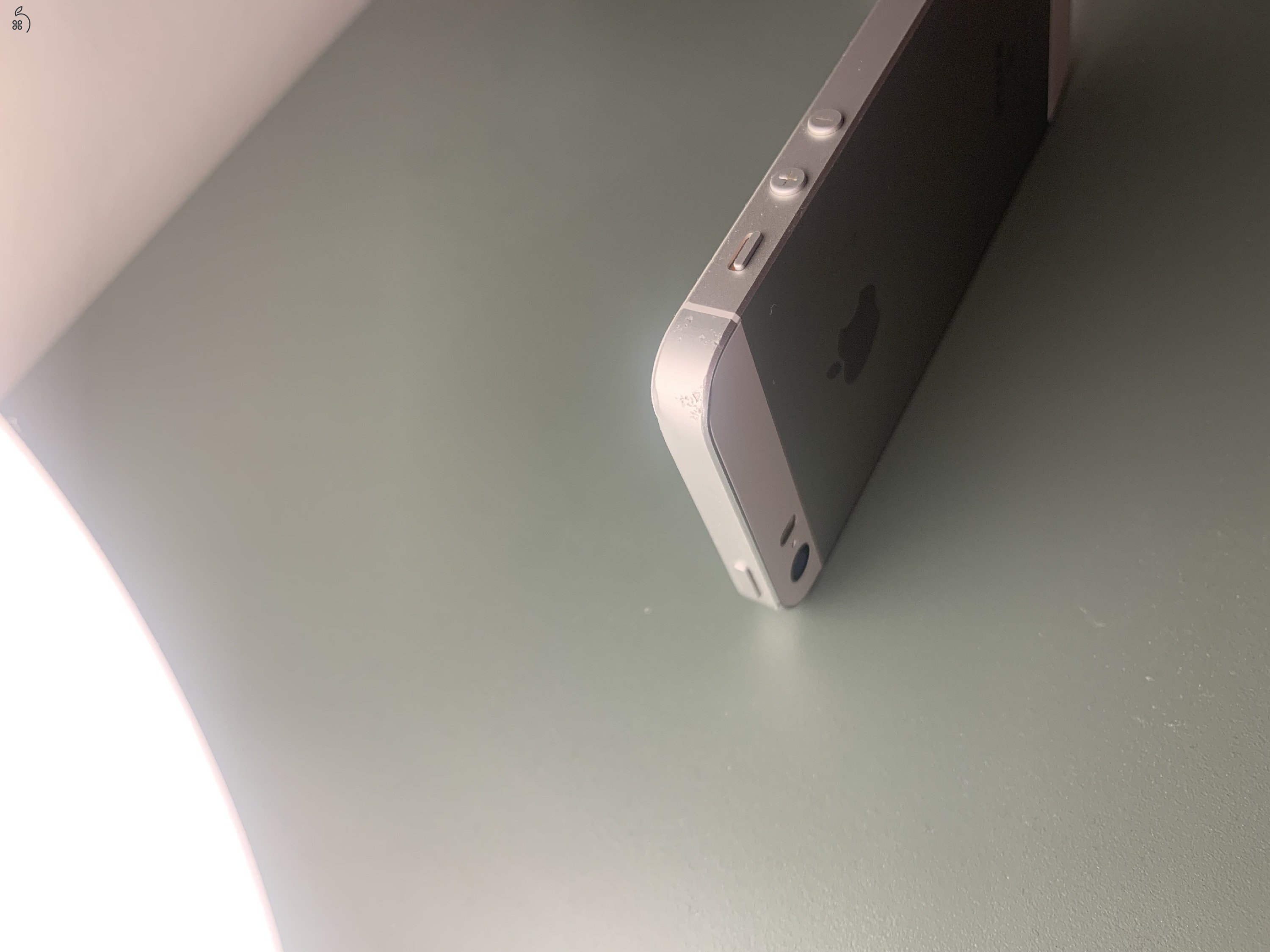 iPhone SE (2016), fehér, gyári kártyafüggetlen, 64 GB