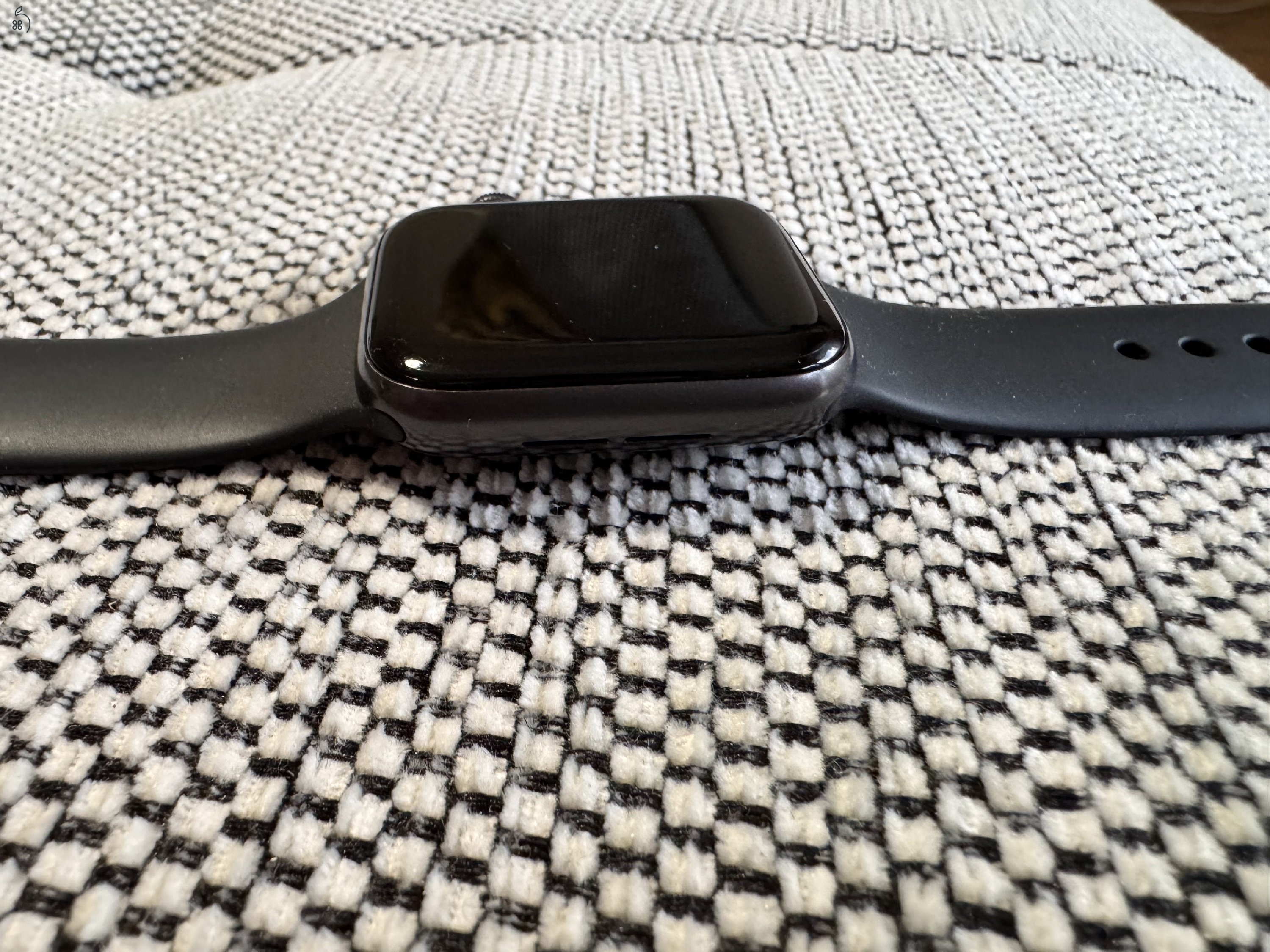 Apple Watch SE 44mm (GPS + Cellular), alumínium