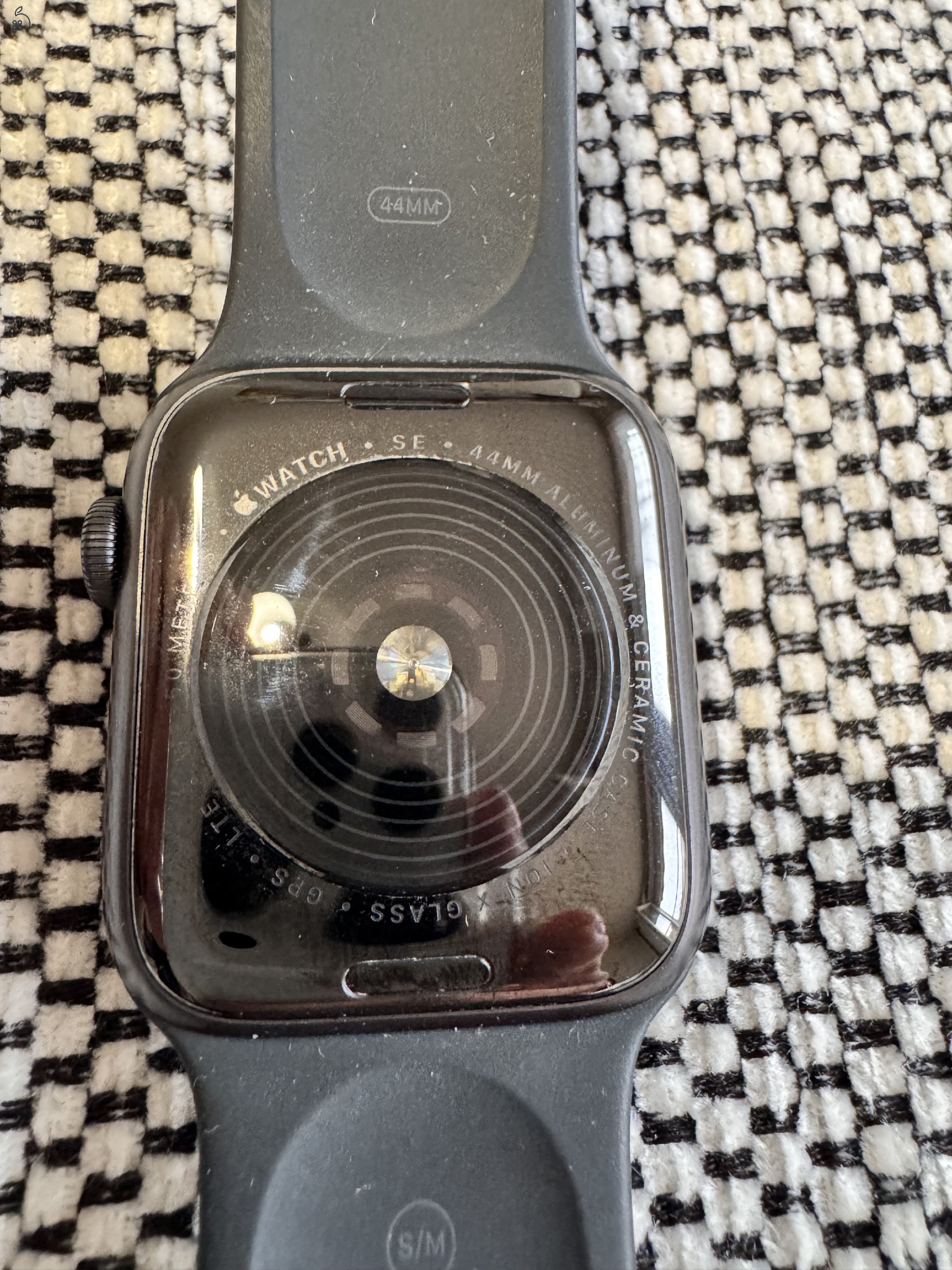 Apple Watch SE 44mm (GPS + Cellular), alumínium