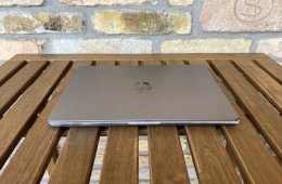 MInt az új !! MacBook Pro 14.2