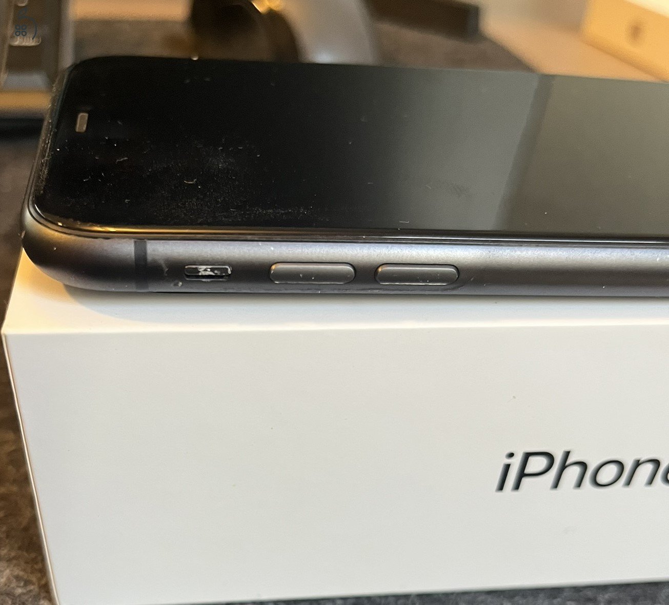 iPhone 11 64 GB független 75% akku