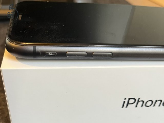 iPhone 11 64 GB független 75% akku