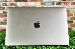 Apple Apple Macbook PRO 512 GB Space Gray 100% akku - 24 hónap Garancia - 093