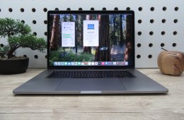 Apple Retina Macbook Pro 15 CTO - 2019 - Használt, karcmentes