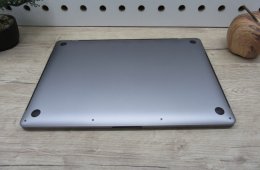 Apple Retina Macbook Pro 15 CTO - 2019 - Használt, karcmentes