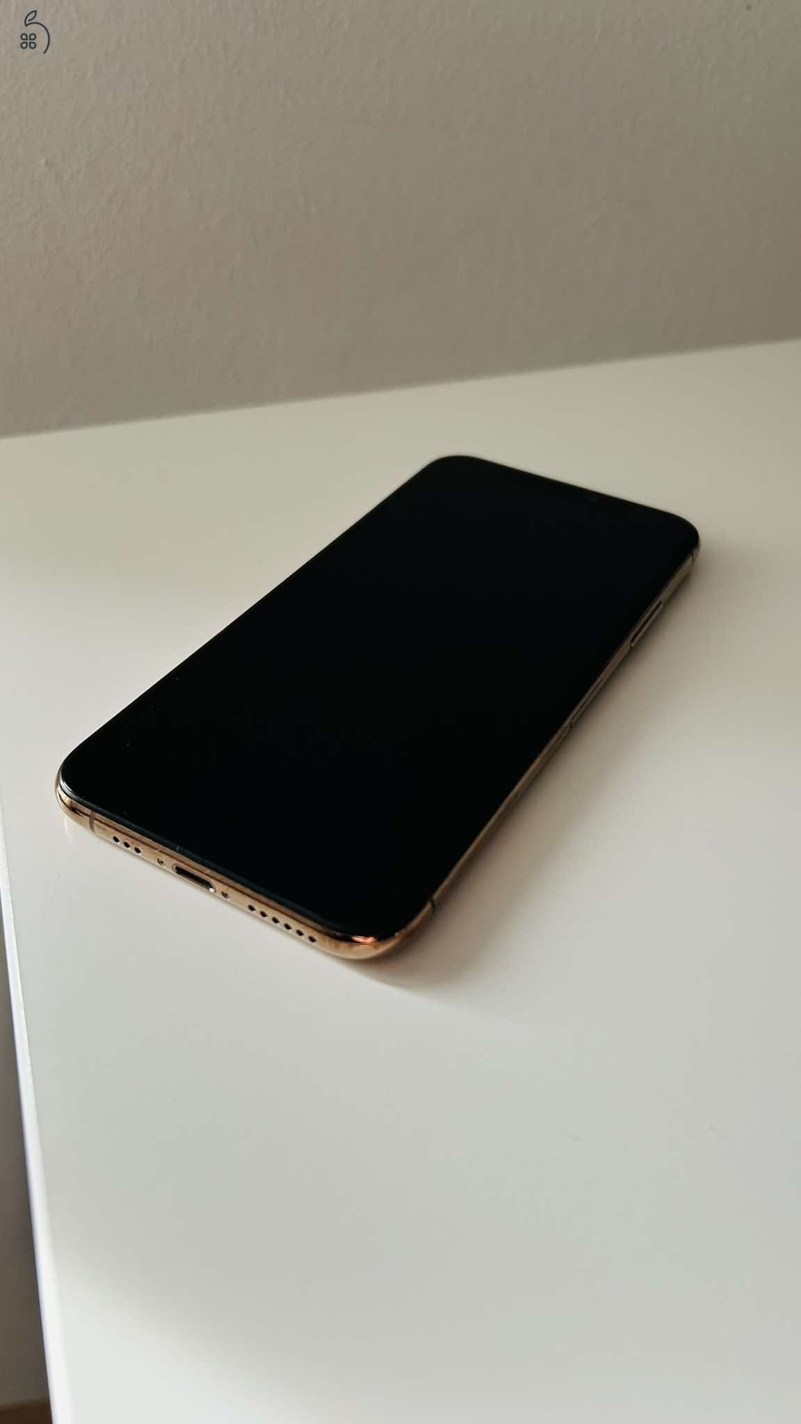 Apple iPhone XS 64GB kártyafüggetlen 