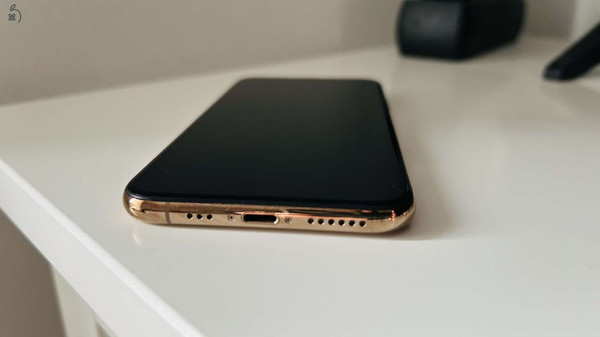 Apple iPhone XS 64GB kártyafüggetlen 