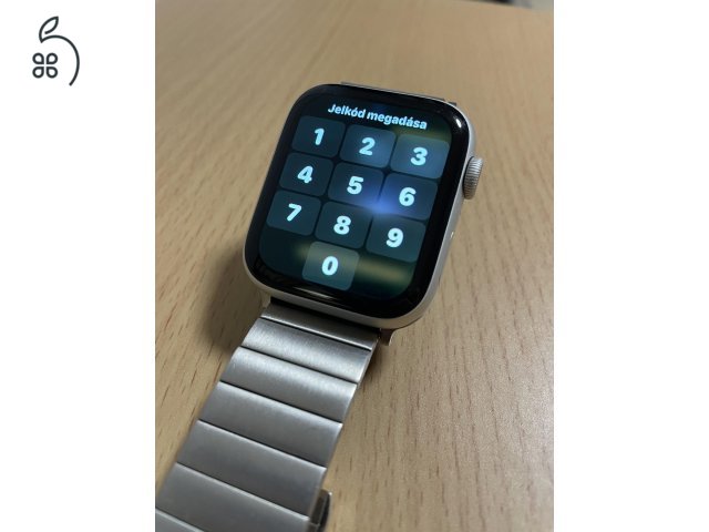 Appla Watch 4   44mm + 8db Szíj