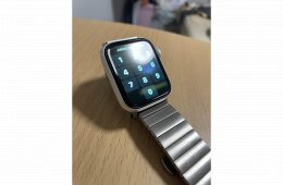 Appla Watch 4   44mm + 8db Szíj