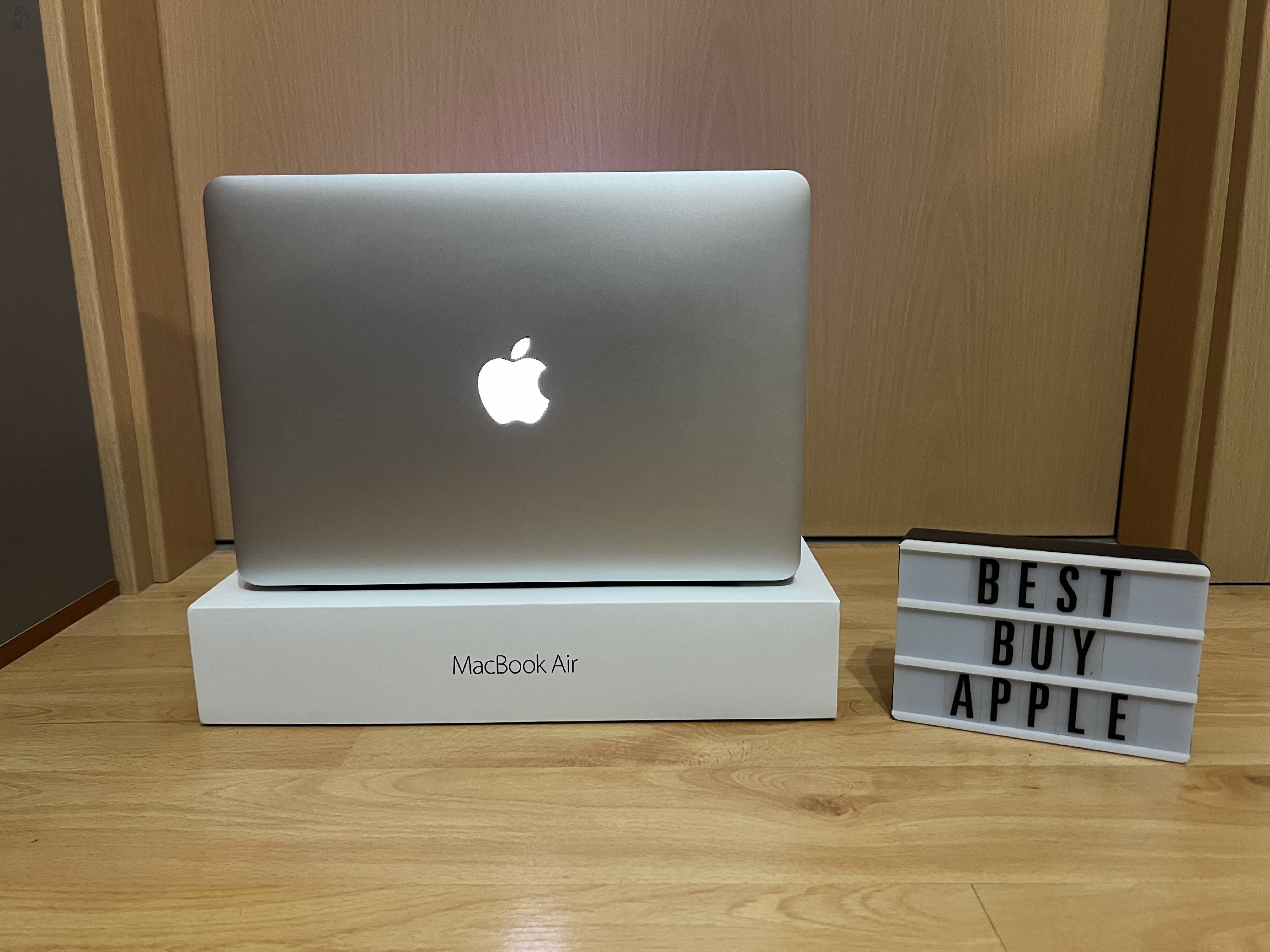 2017 MacBook Air 13 / i5 / 8GB / 128GB SSD / Magyar / 91% Aksi / Korrekt Áron Eladó ! ! !