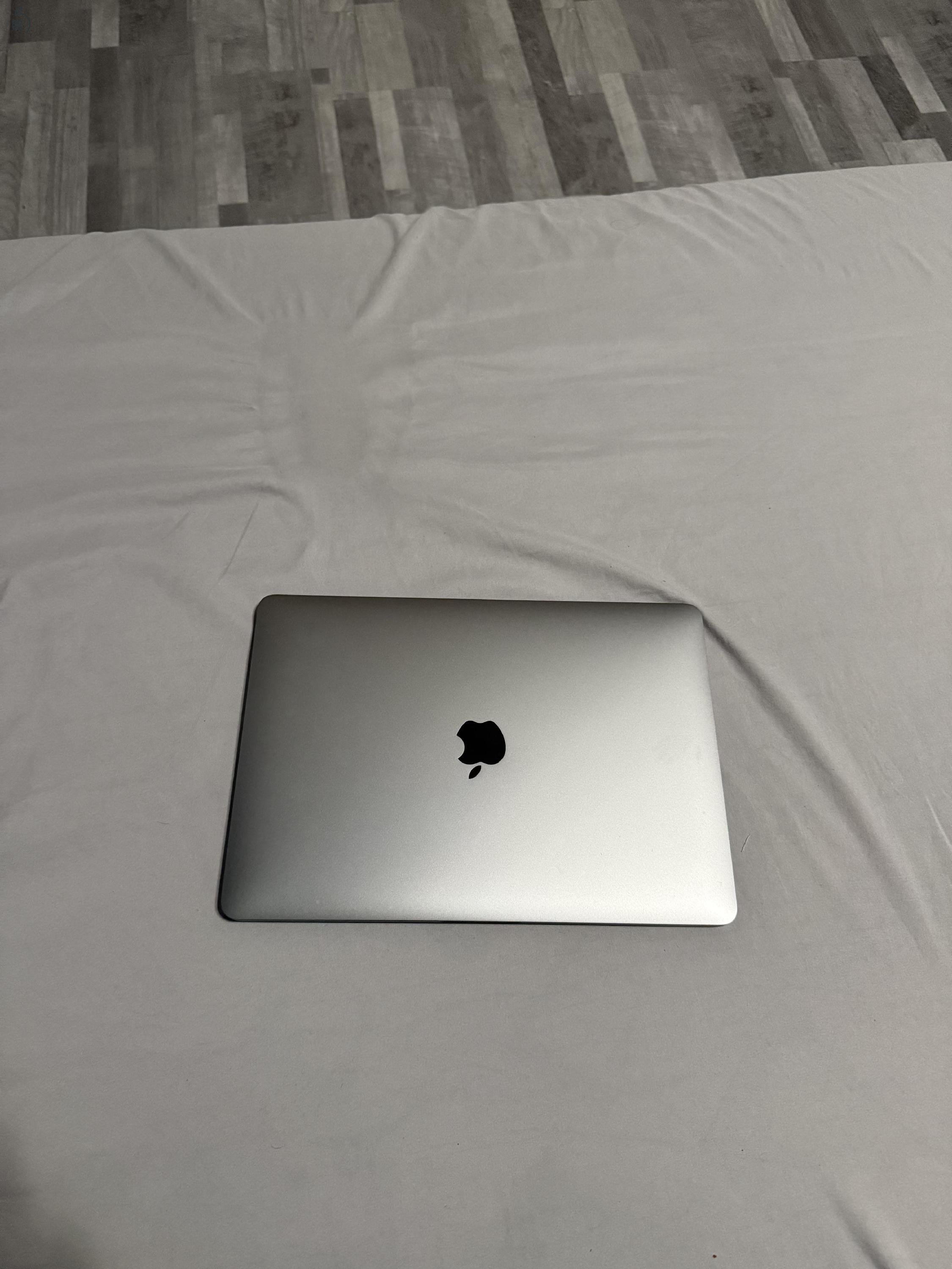 MacBook Pro M2 - 16 GB - 256GB SSD 