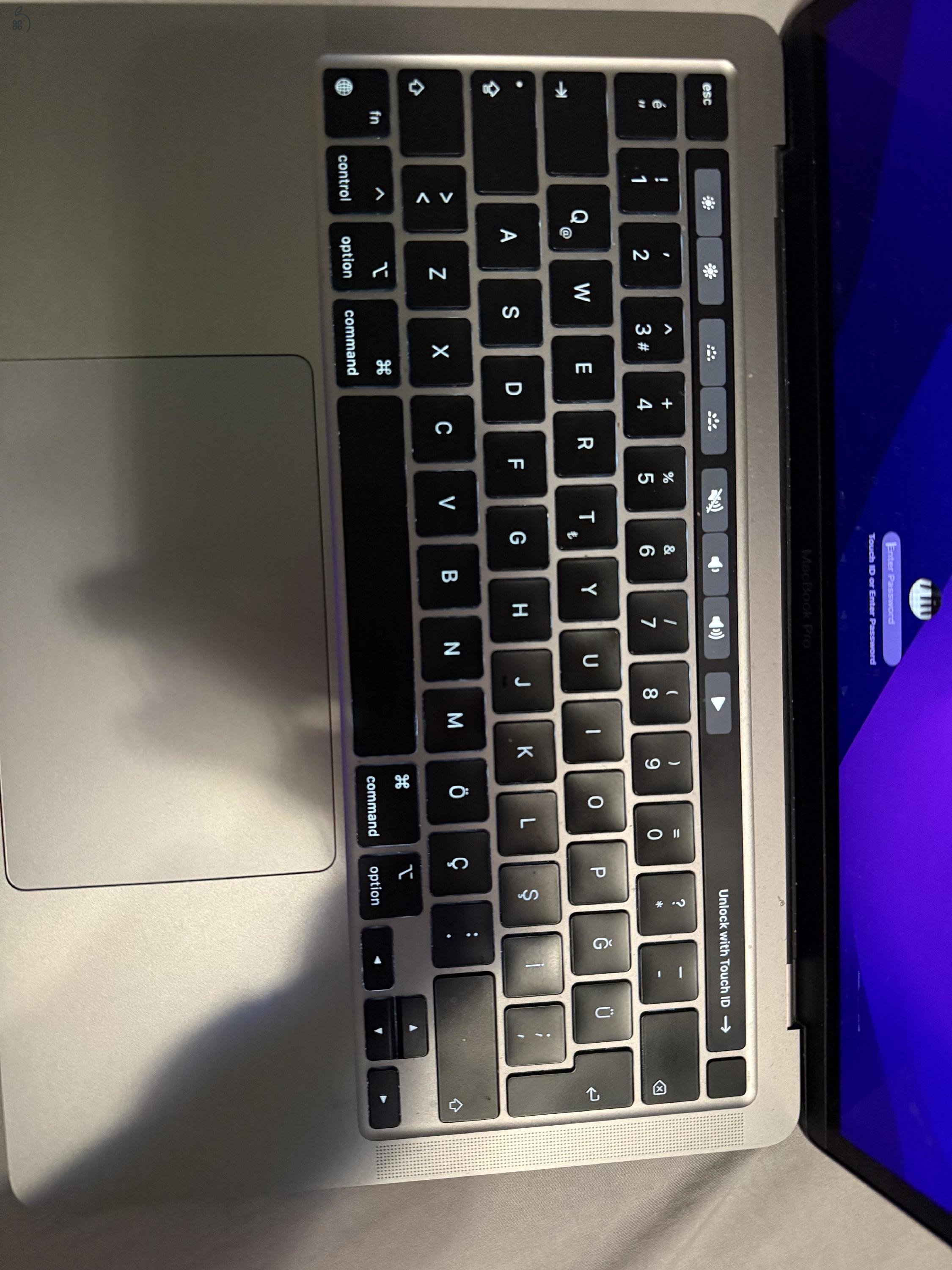 MacBook Pro M2 - 16 GB - 256GB SSD 