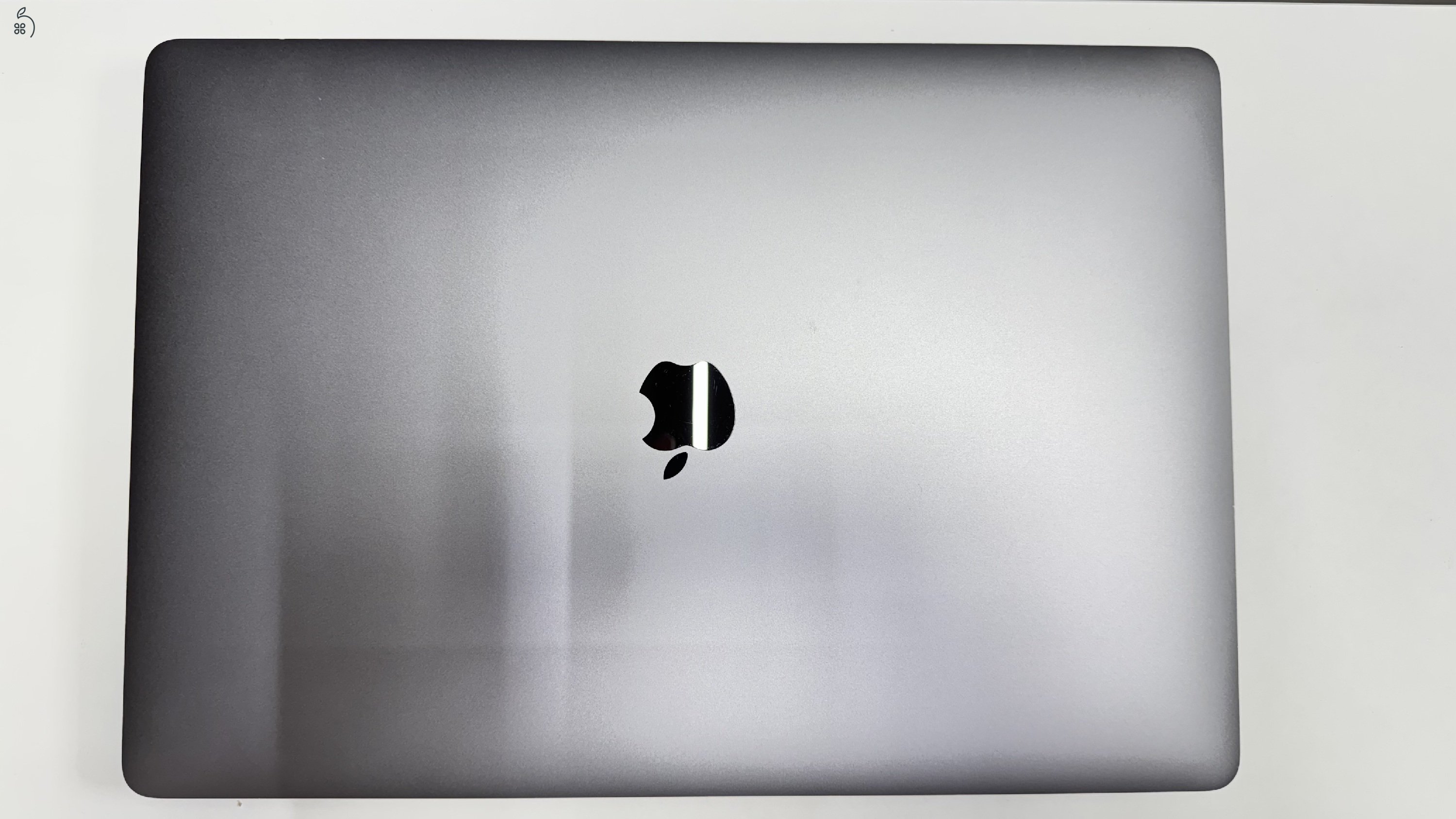 Eladó gyönyörű állapotban levő 2019-es Apple MacBook Pro 16” eredeti dobozával, töltőjével. Intel i9 processzor 1TB SSD, 16GB RAM