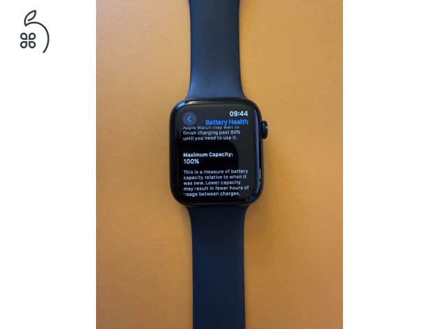 Apple Watch SE (2022) 44mm Éjfekete