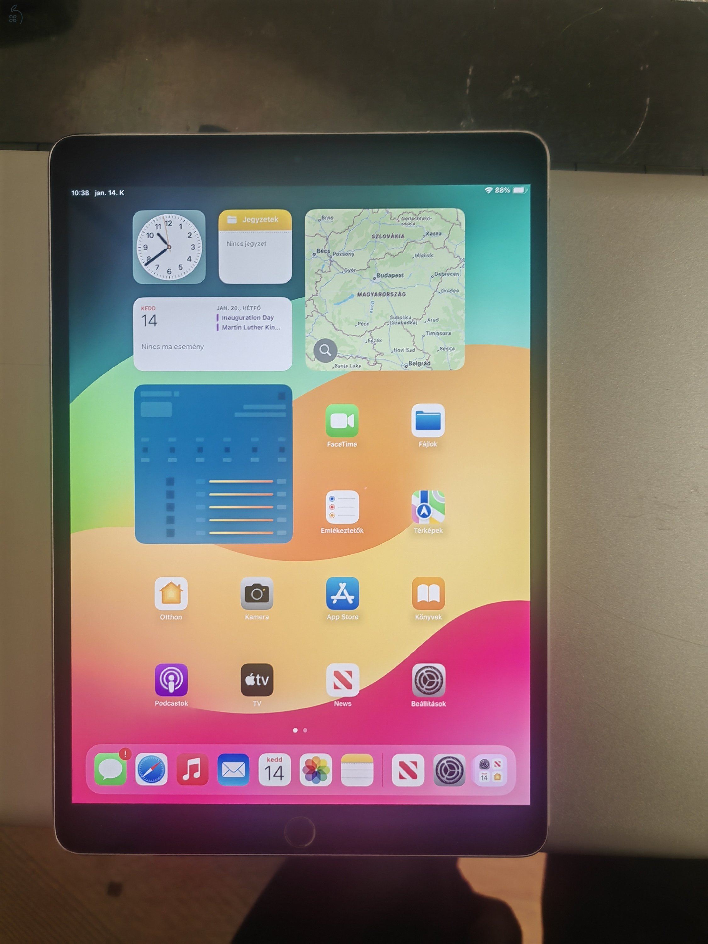 iPad Pro 10.5 (Wi-Fi+Cellular 64GB Space Gray) szép állapot