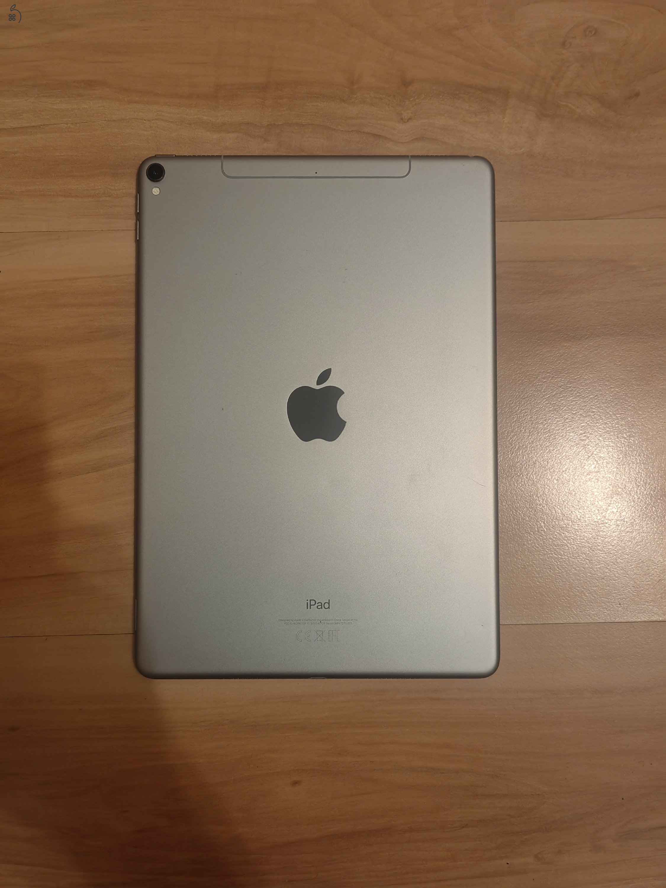 iPad Pro 10.5 (Wi-Fi+Cellular 64GB Space Gray) szép állapot