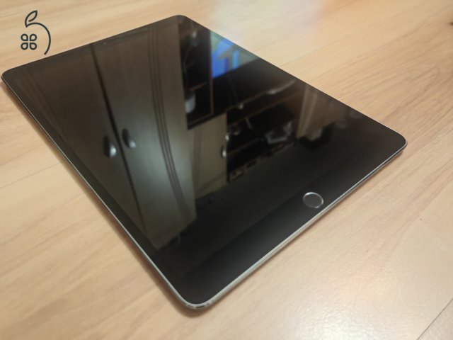 iPad Pro 10.5 (Wi-Fi+Cellular 64GB Space Gray) szép állapot