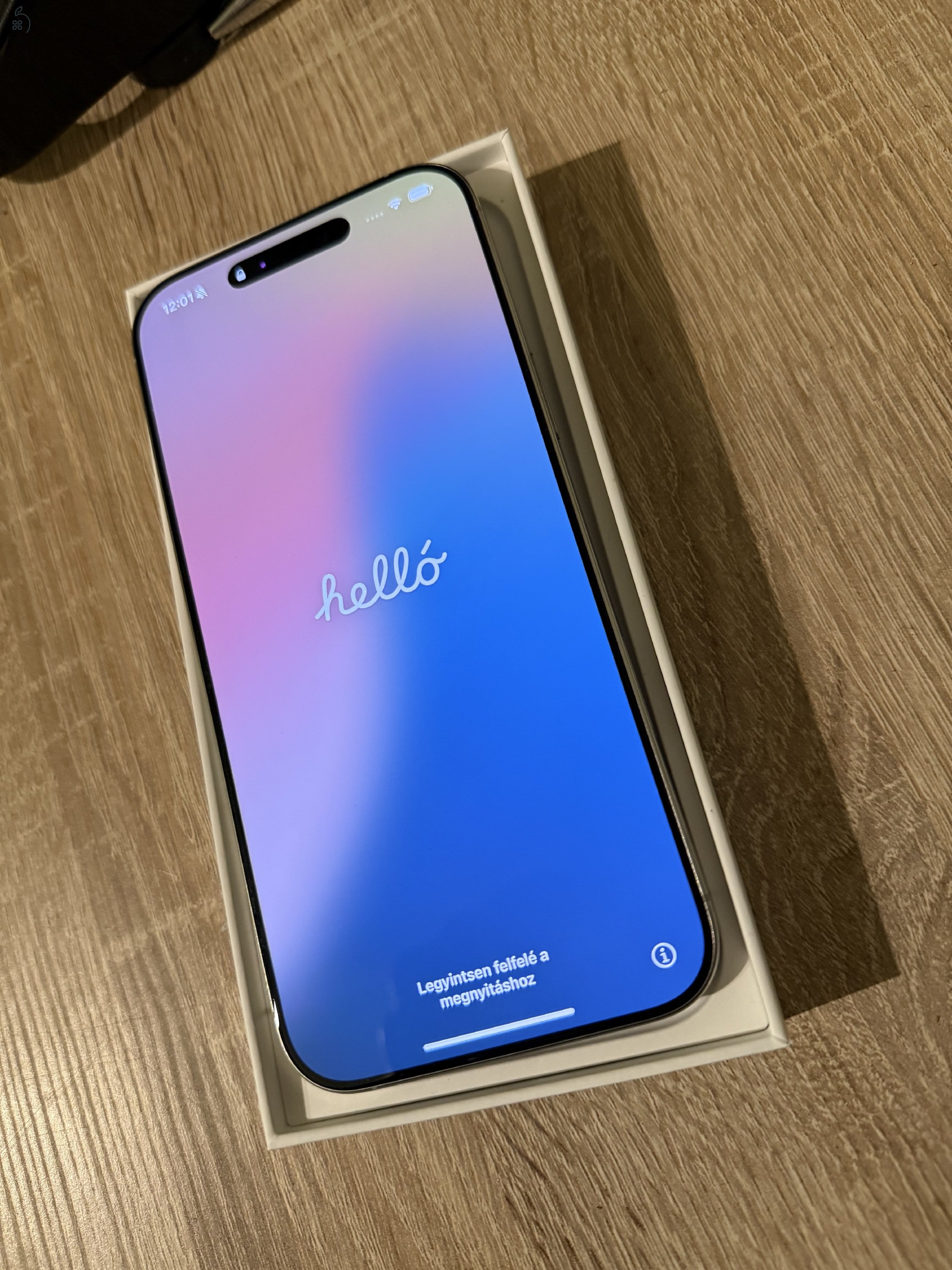 iPhone 16 Pro Max 256 Gb karcmentes, alig használt telefon