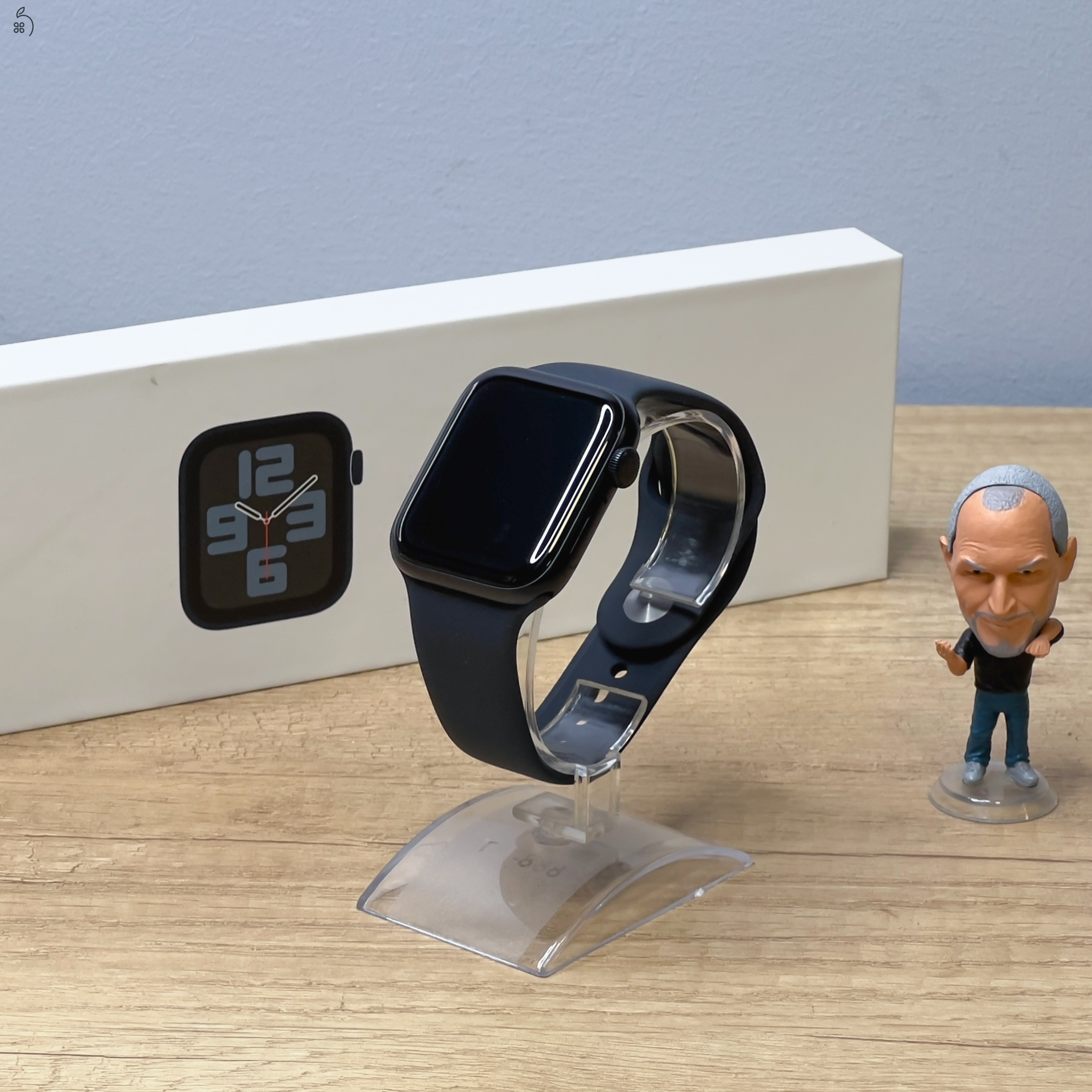 MacSzerez.com - Apple Watch SE 2022 / 44mm / Midnight alu / GPS / Midnight Sportszíj / Garancia