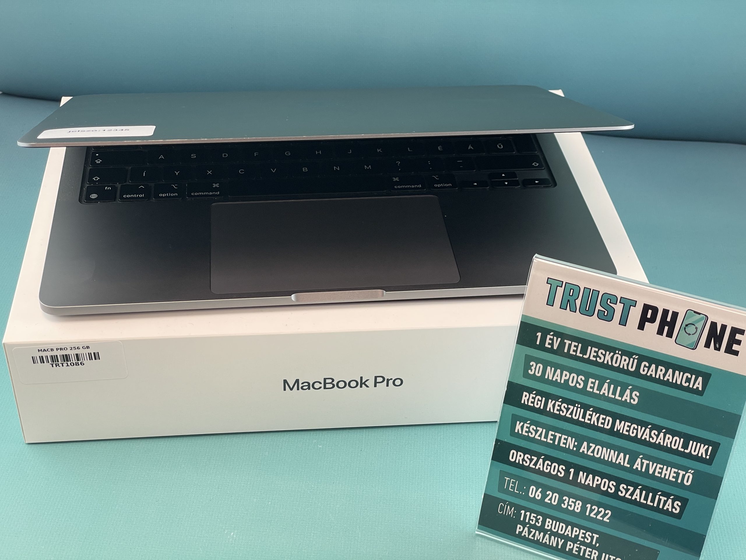 !! 1 ÉV GARANCIA !! Apple Macbook PRO HUN 256GB 2020 13″ M1 8GB – TRT1086