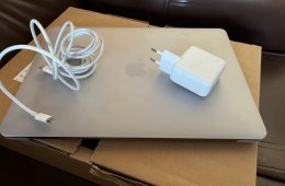 M1 Macbook Air, 8G RAM, 256G SSD