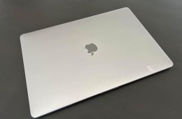 Macbook pro/ 2019 / 15” / i7 / 32GB / 500GB ssd