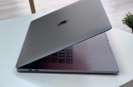 MacBook Pro 2017 15 256GB 2 ÉV Garanciával Számlával