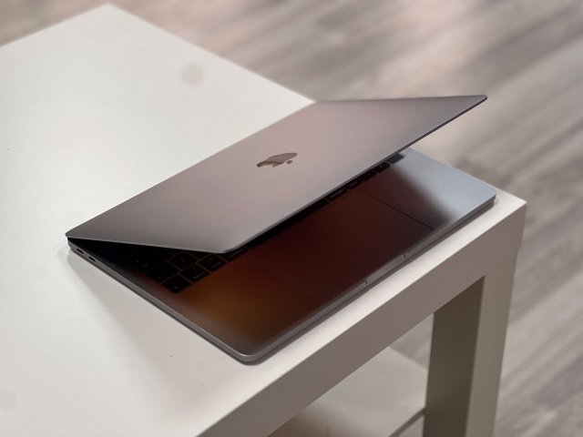 MacBook Pro 2017 13 256GB 2 ÉV Garanciával Számlával