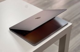 MacBook Pro 2017 13 256GB 2 ÉV Garanciával Számlával