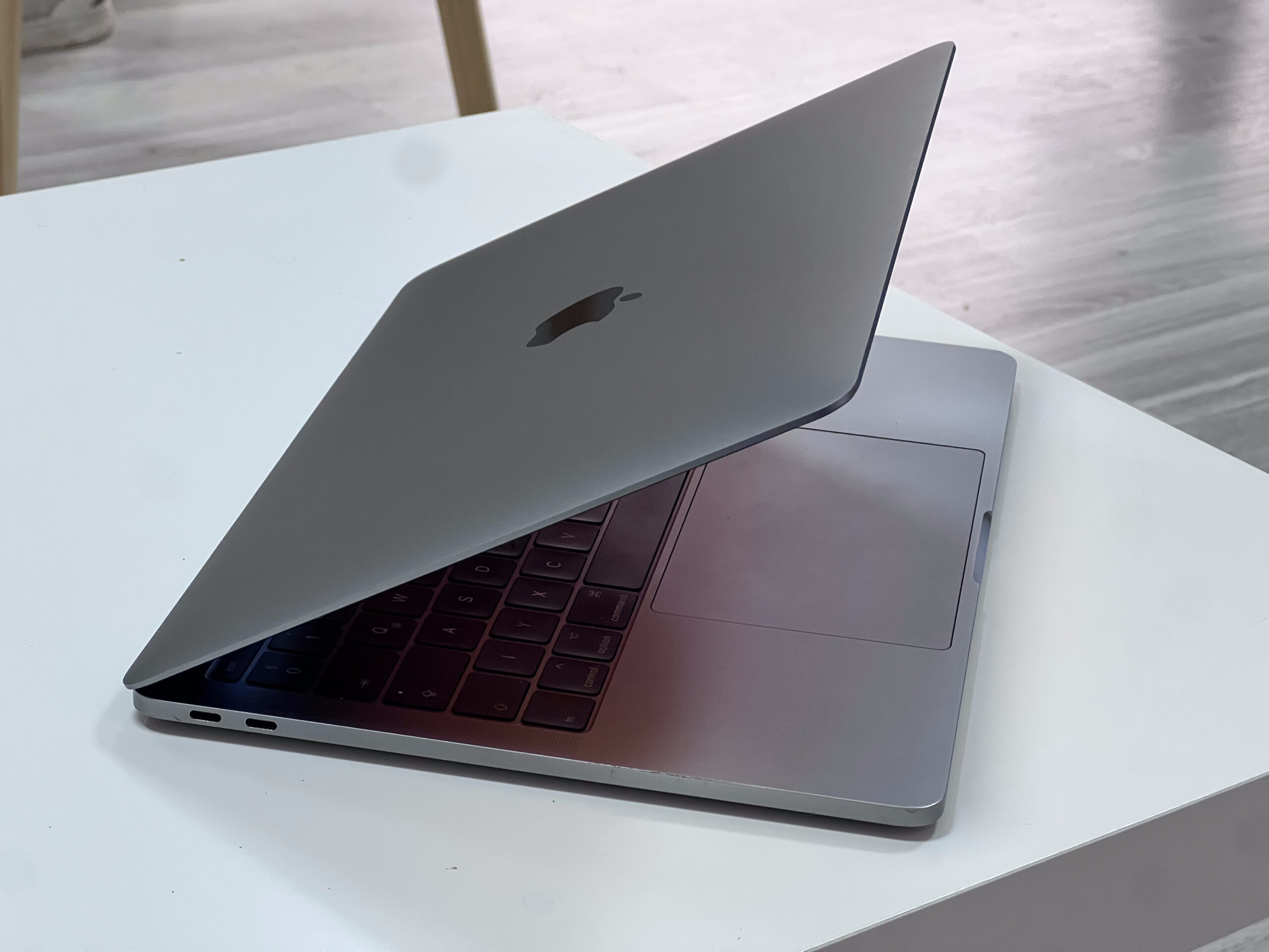 MacBook Pro 2017 13 256GB 2 ÉV Garanciával Számlával