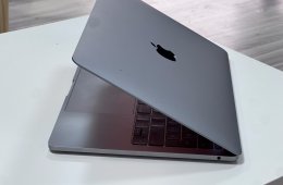 MacBook Pro 2017 13 256GB 2 ÉV Garanciával Számlával