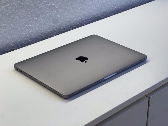 MacBook Pro 2017 13 256GB 2 ÉV Garanciával Számlával Aksi 100%