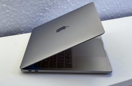 MacBook Pro 2017 13 256GB 2 ÉV Garanciával Számlával Aksi 100%