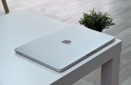 Hibátlan MacBook Pro 2017 13 128GB 2 ÉV Garanciával Számlával