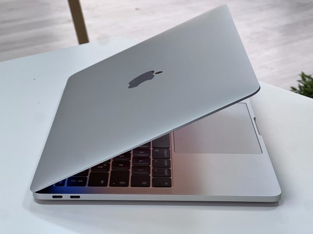 Hibátlan MacBook Pro 2017 13 128GB 2 ÉV Garanciával Számlával