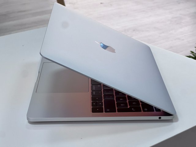 Hibátlan MacBook Pro 2017 13 128GB 2 ÉV Garanciával Számlával