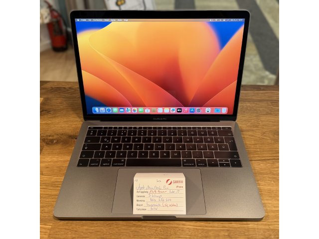 18. Apple MacBook Pro 13