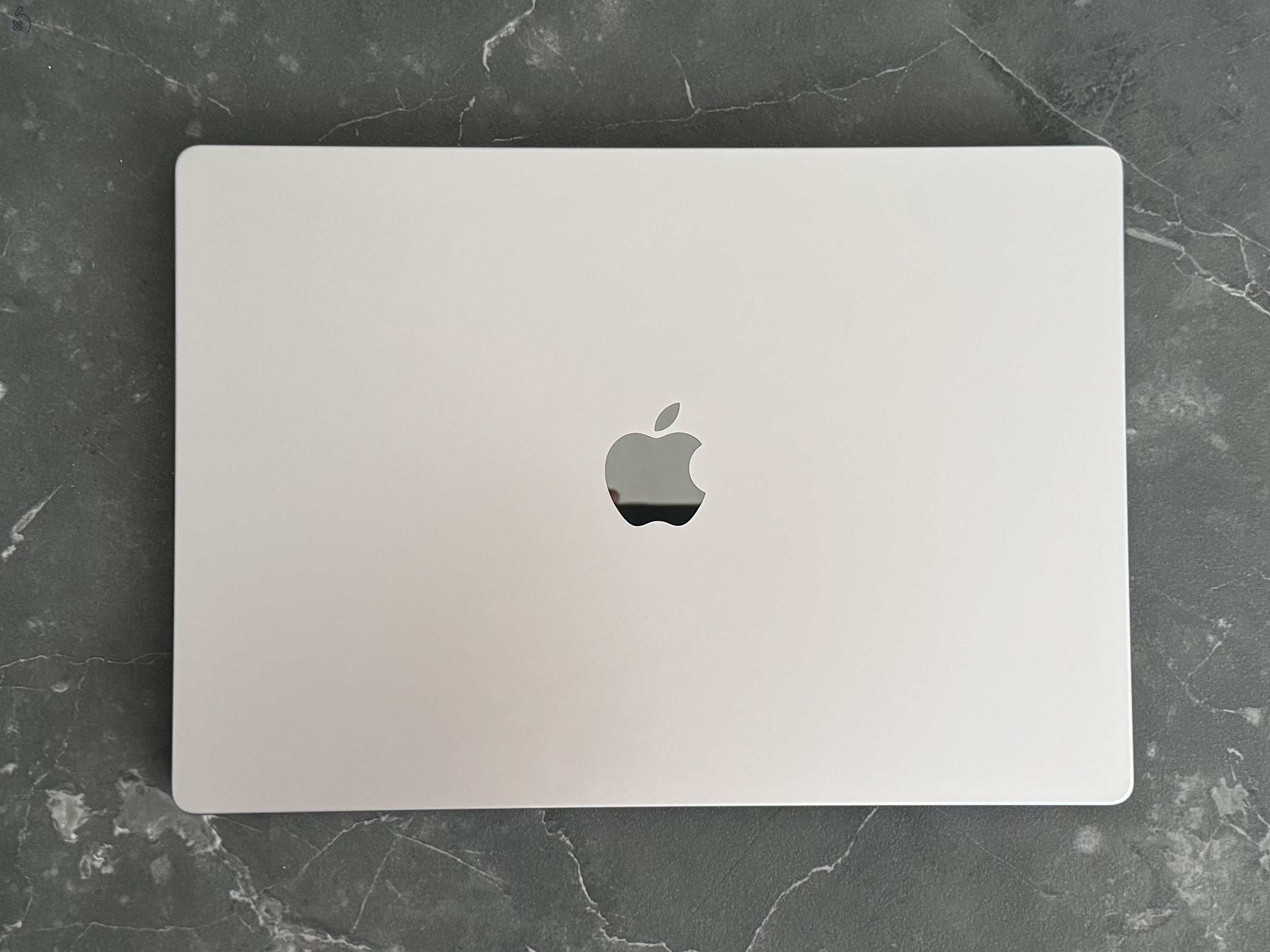 Eladó hibátlan állapotú MacBook Pro M1 max 96%-os akku!