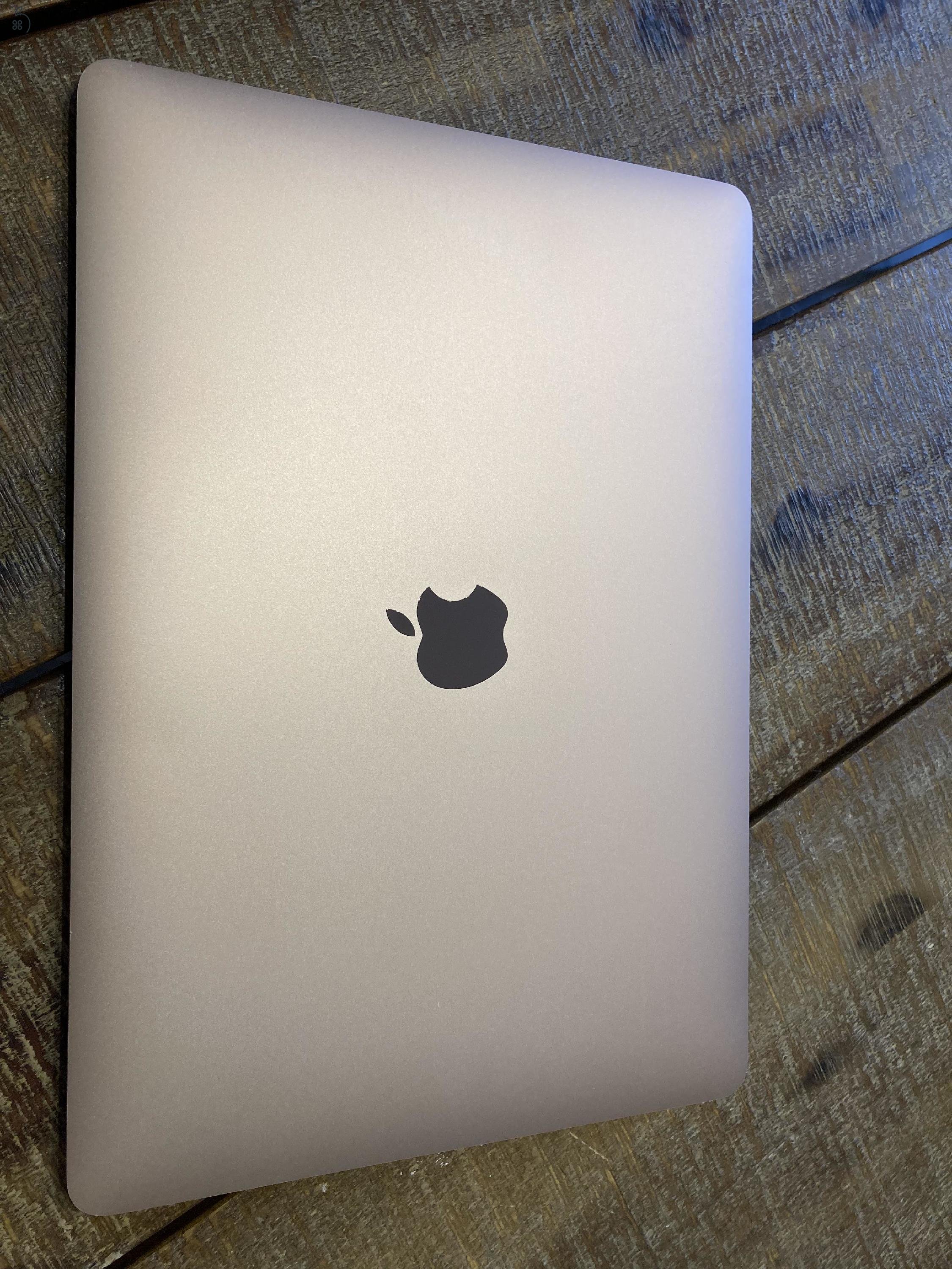 Megkímélt MacBook air 13
