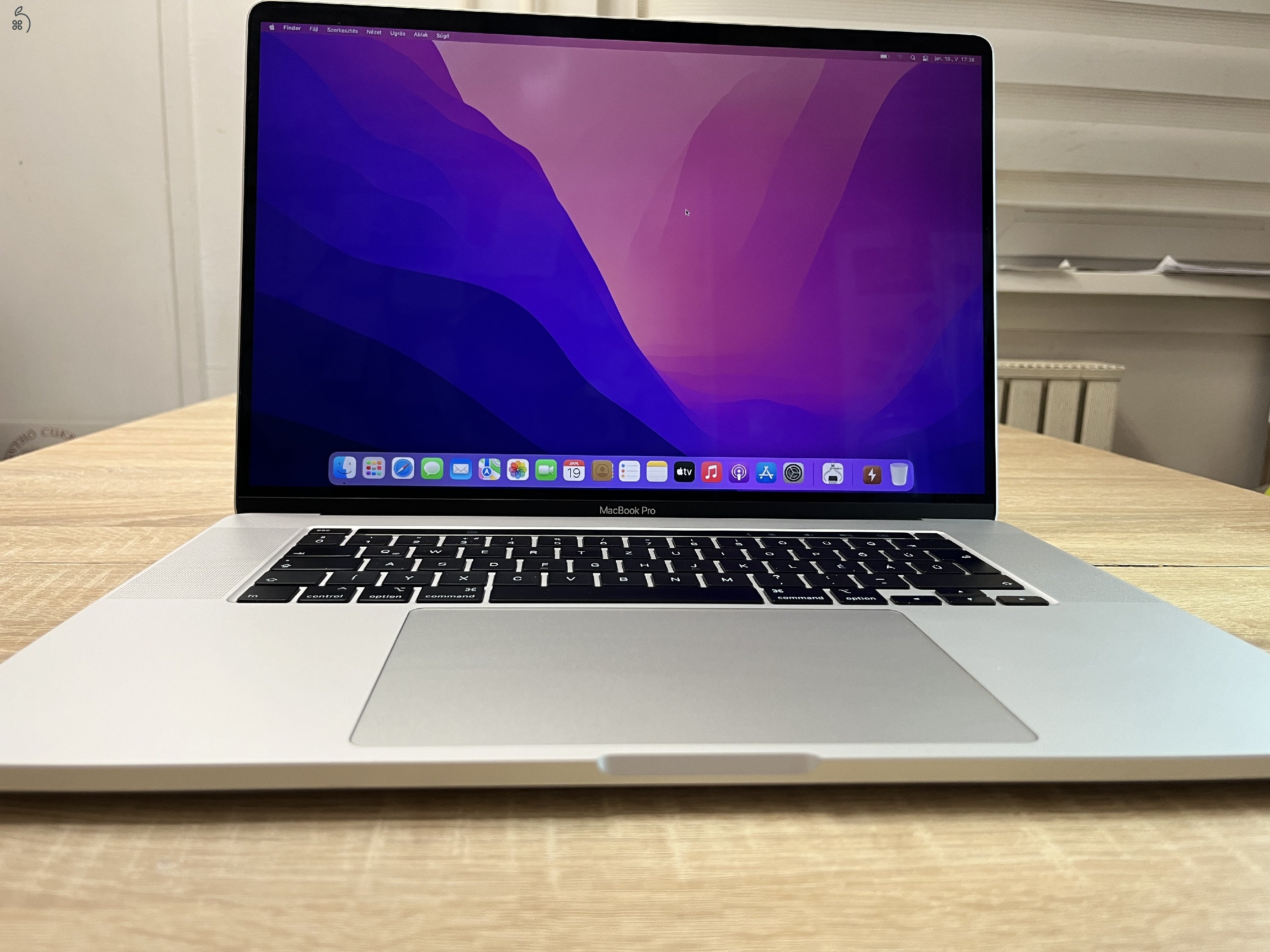 MacBook Pro 16